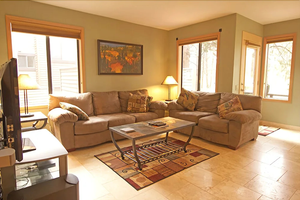 Eaglewood Condominium 8