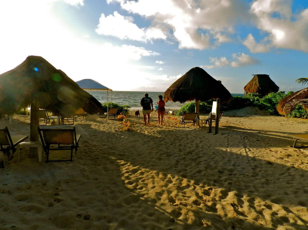 Acamaya Reef Cabanas - Caravan Park