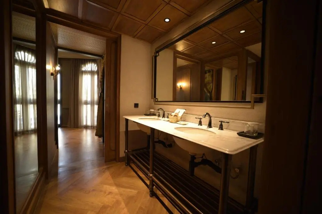 Hotel Verdigris