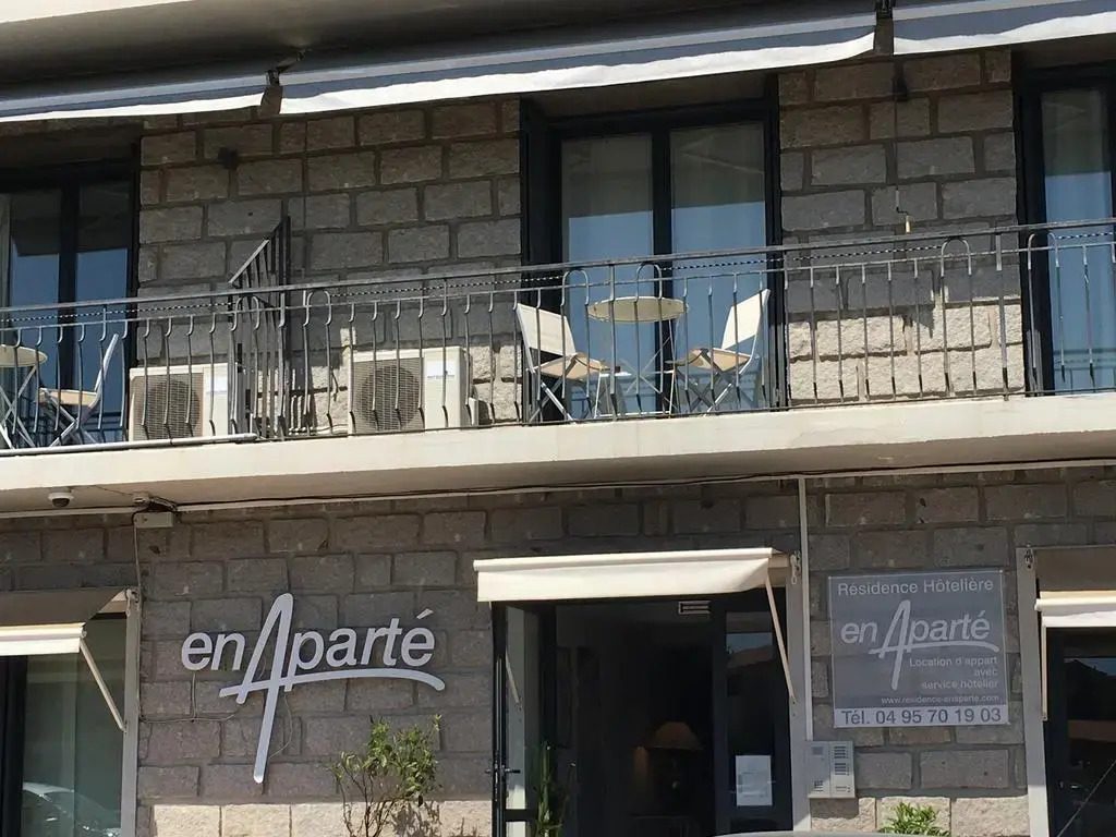 En Aparté