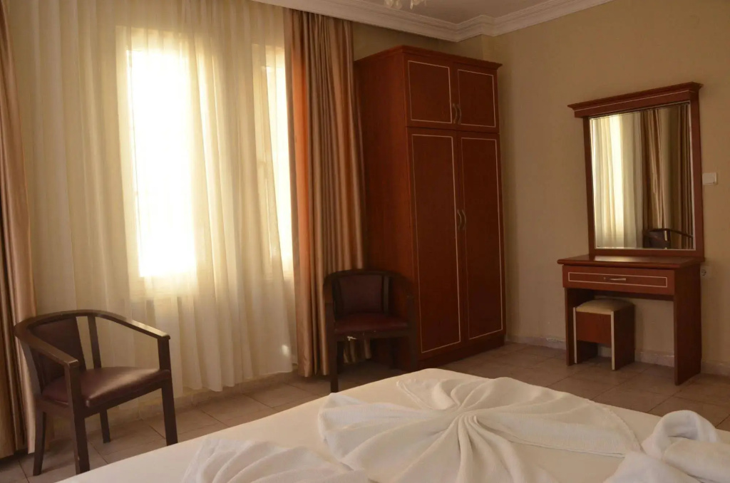 Twin Apart Hotel