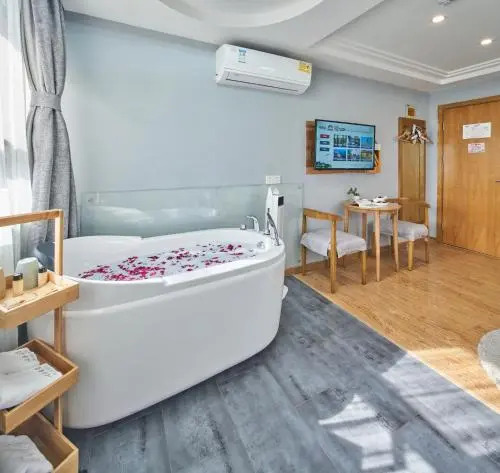 Yishe Hotel Shilu Road Metro Station Branch