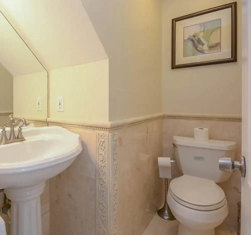 1800 Hill Street - Ocean View by Ocean Properties