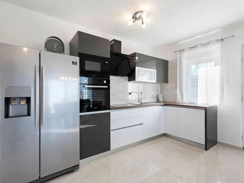 Bright Holiday Home in Jasenice With Beach Nearby