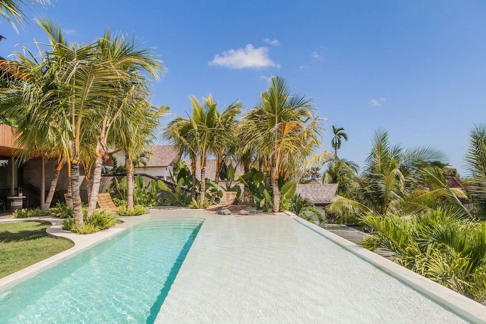 Exceptional Architect's 5BR Villa, an Oasis Gem in Canggu Centre