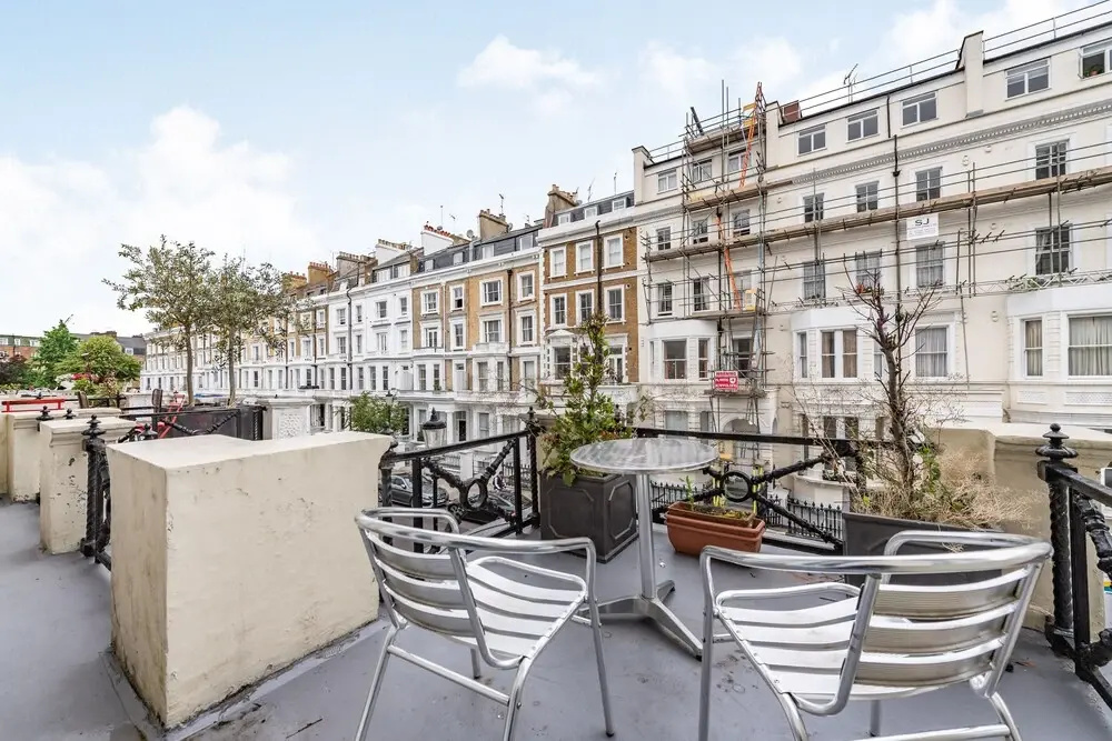 Somerset Court Apartments