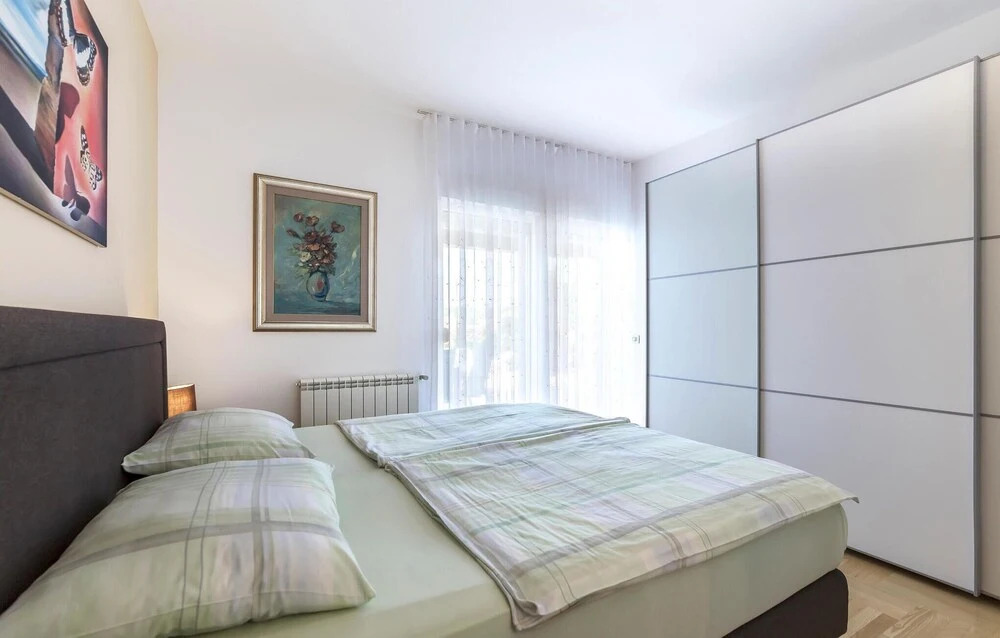Amazing Apartment in Banjole With Outdoor Swimming Pool, Wifi and 2 Bedrooms