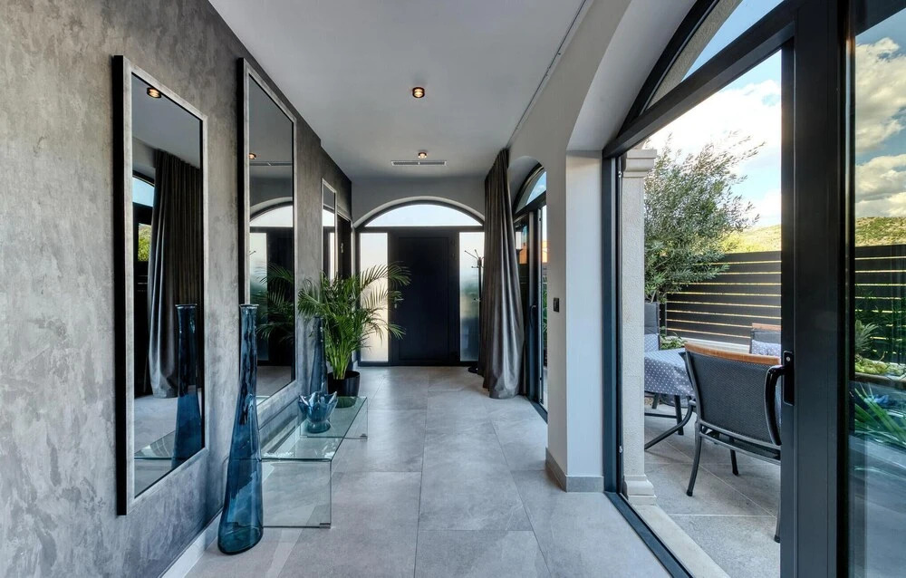 Beautiful Apartment in Dubrovnik With Outdoor Swimming Pool, Wifi and 2 Bedrooms