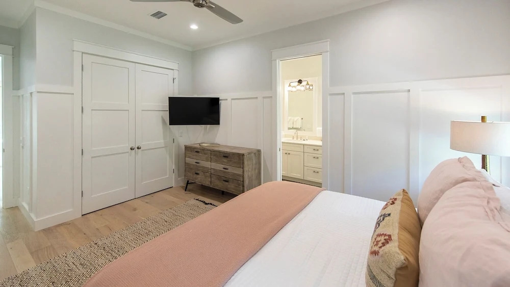 Seagrove - Sleeps 13 - Private Pool- Near Seaside