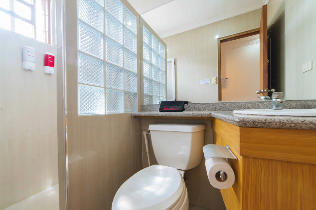RedDoorz Plus @ Starhomes Olivianville