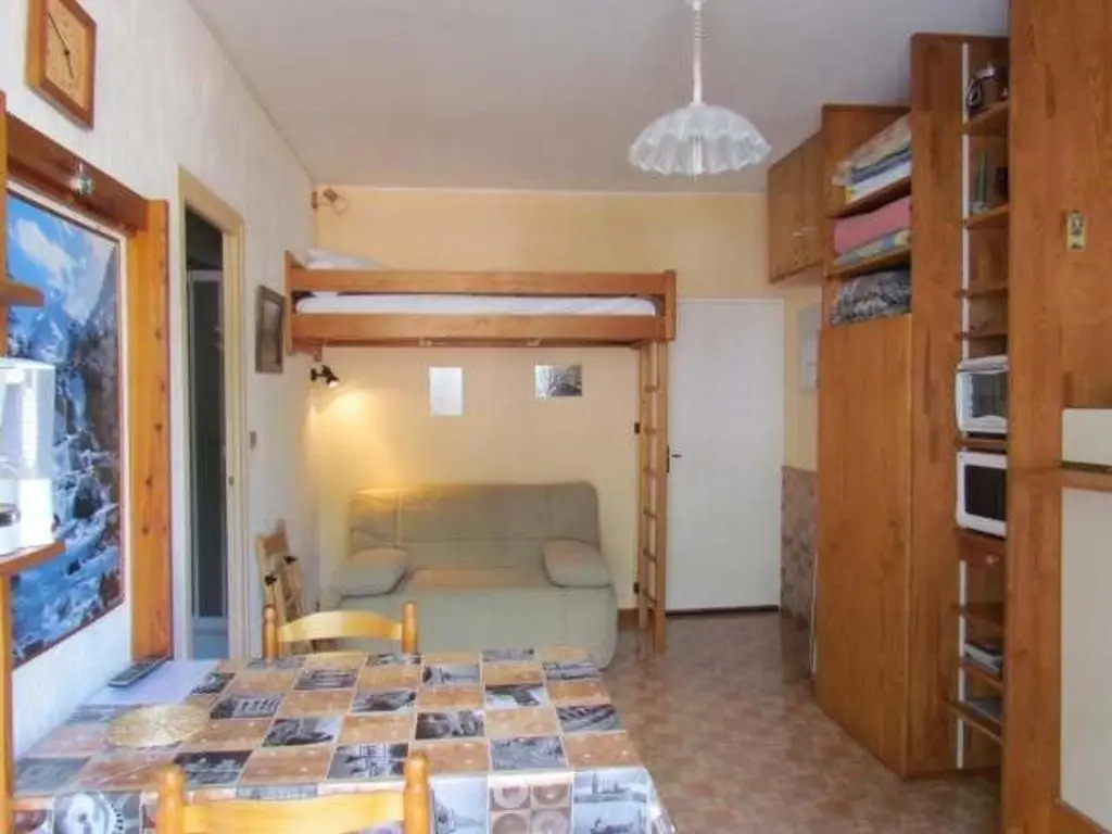 Appartement Cauterets, 1 pièce, 3 personnes - FR-1-401-85