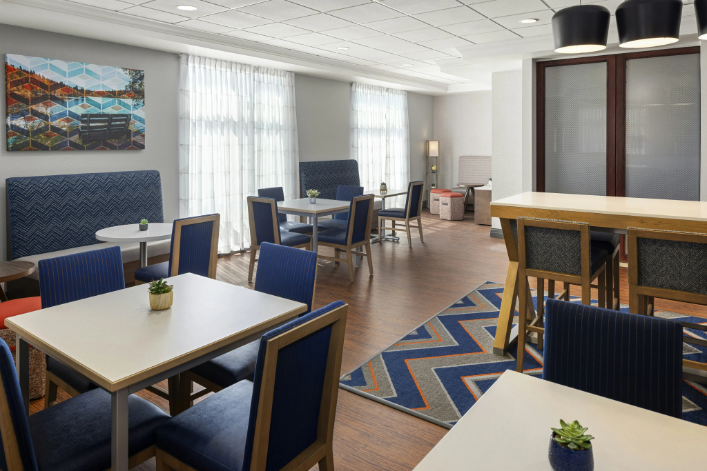 Hampton Inn Fairmont