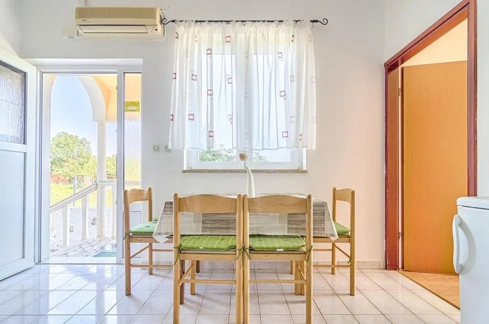 Comfort Pool Apartments