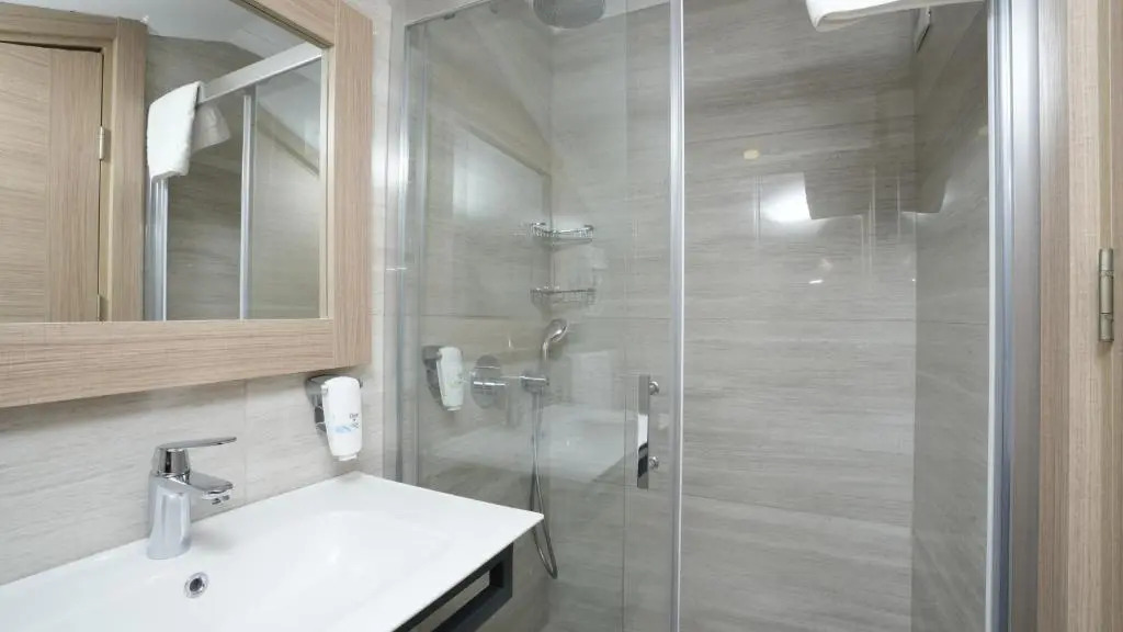 Alesta Seaside Residence