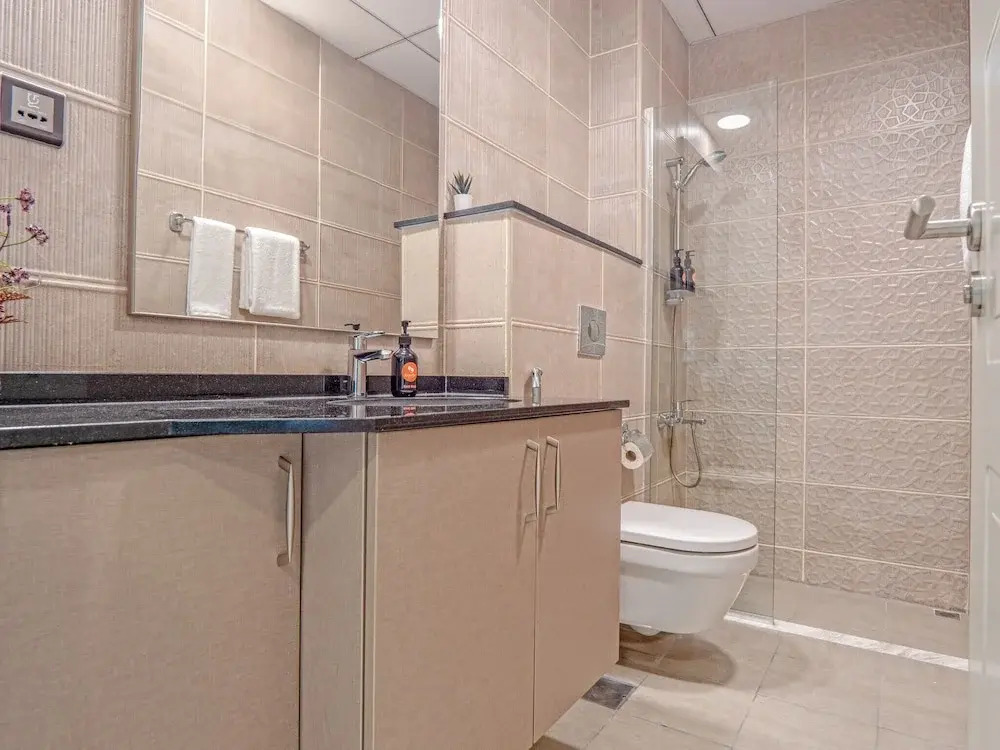 Easygo-upgraded 1bdr Polo Residence