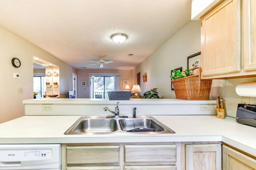 Little River Condo w/ Pool Access: 5 Mi to Beach