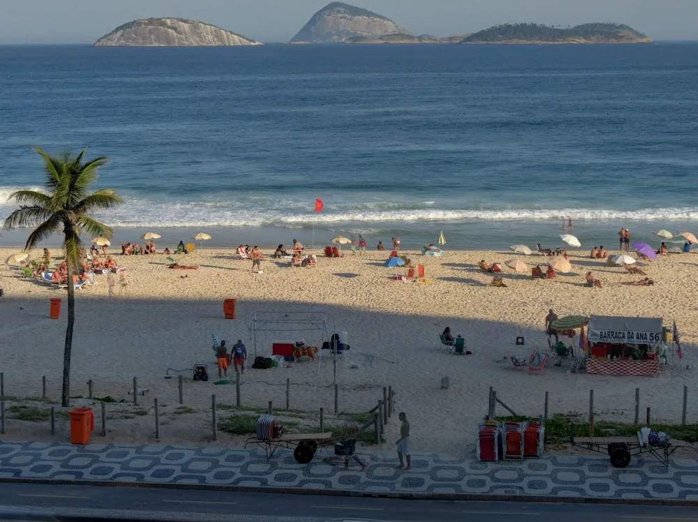 LinkHouse Majestic Beachfront Ipanema 3BDR Y1-008