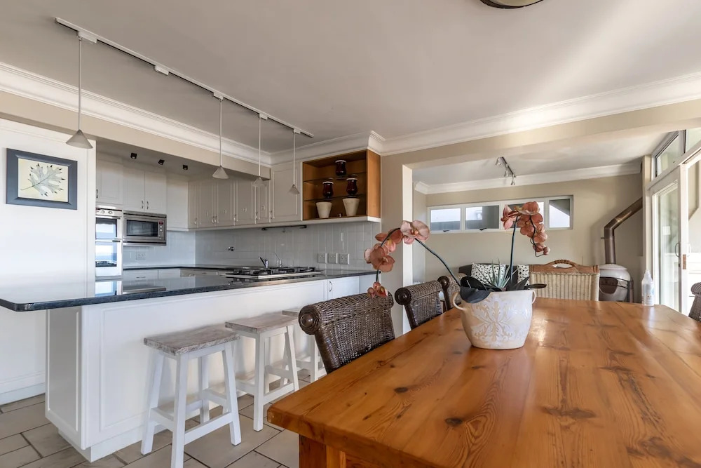 Duttons Cove Guest House