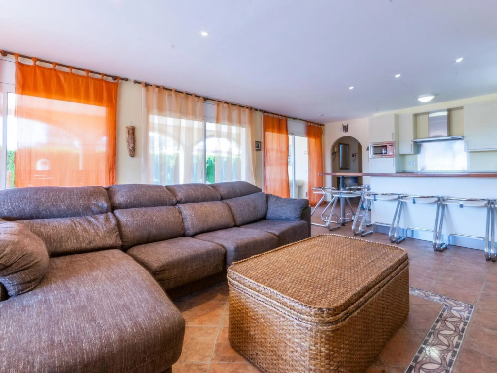 Fantastic holiday home for 14 persons in Sant Pere Pescador with private pool
