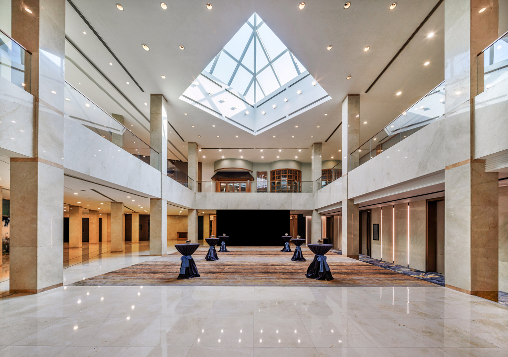 Holiday Inn Riverside Wuhan by IHG