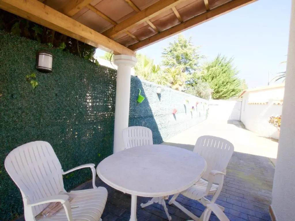 3 bedrooms villa with private pool and enclosed garden at Empuriabrava