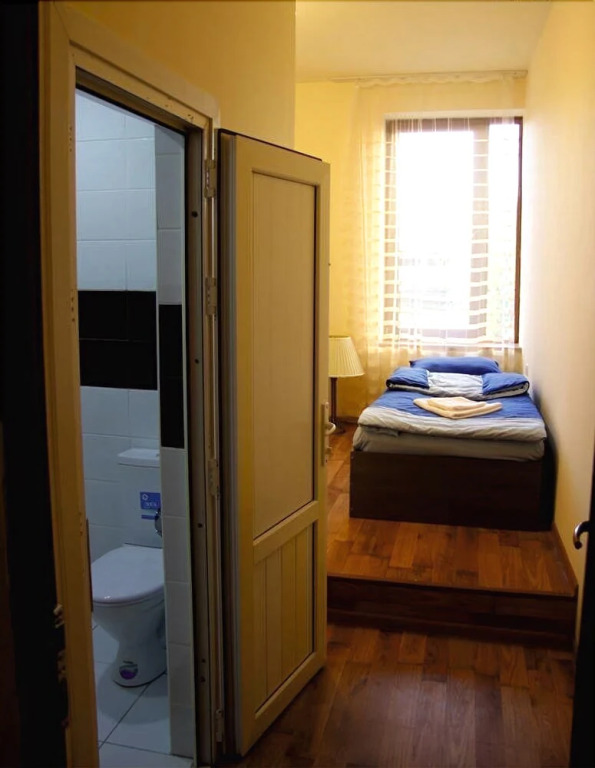 Shat Lav Hostel