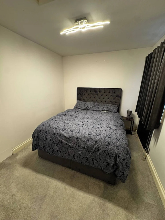 Charming Bungalow Rental in Rainham Comfort and Convenience