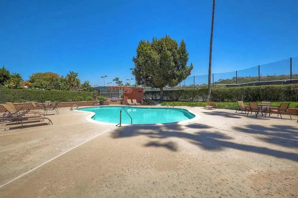 La Costa Comfort - Resort-style Living for 2