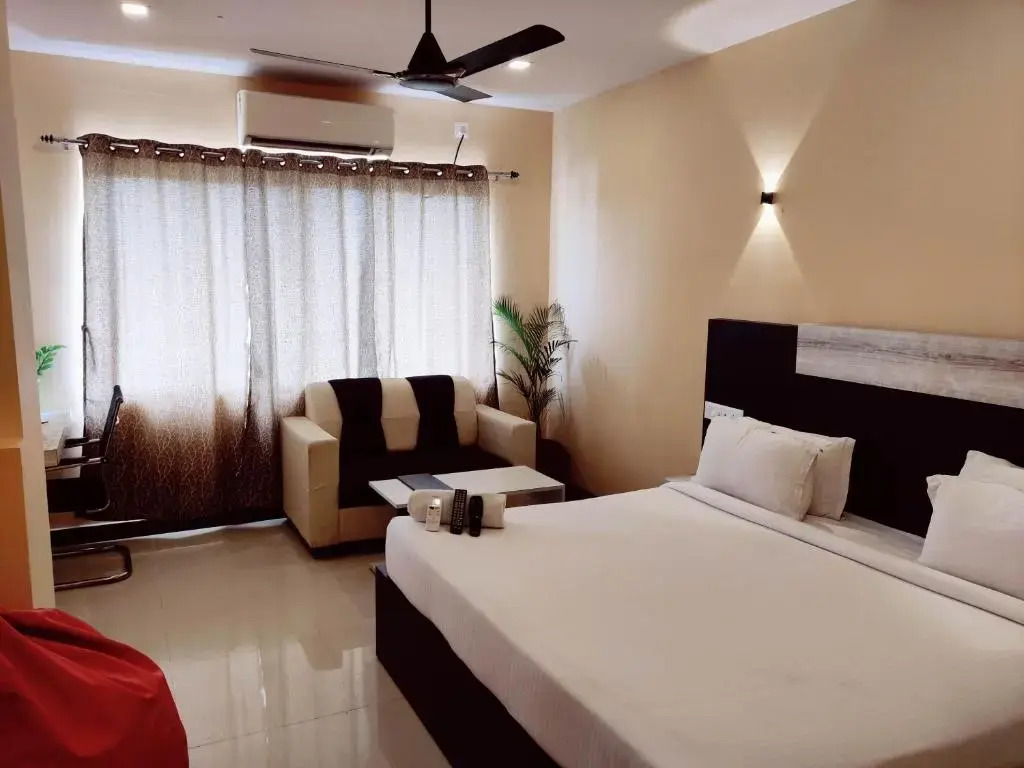 Hotel Ishwarya Grand