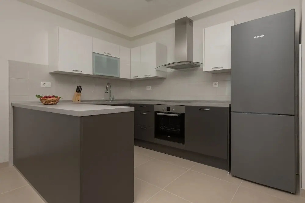 Apartments Mladen