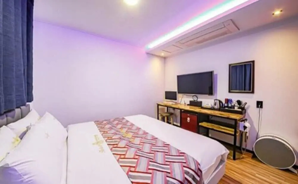 S Hotel