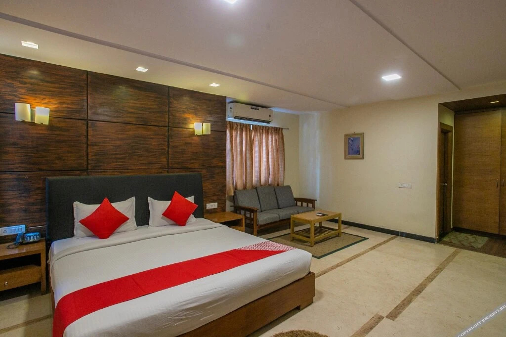 Hotel Greenwood Inn