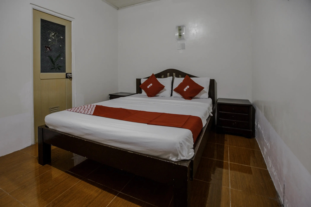 OYO 741 Sierra Travellers Inn
