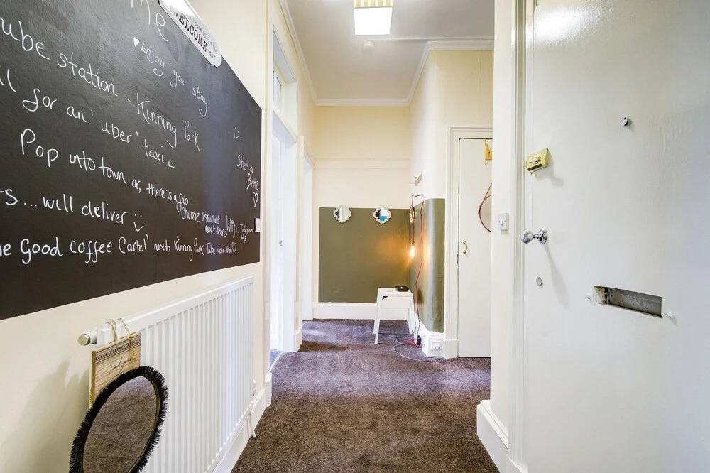 Perfectly Situated Glasgow 2 Bed Apartment