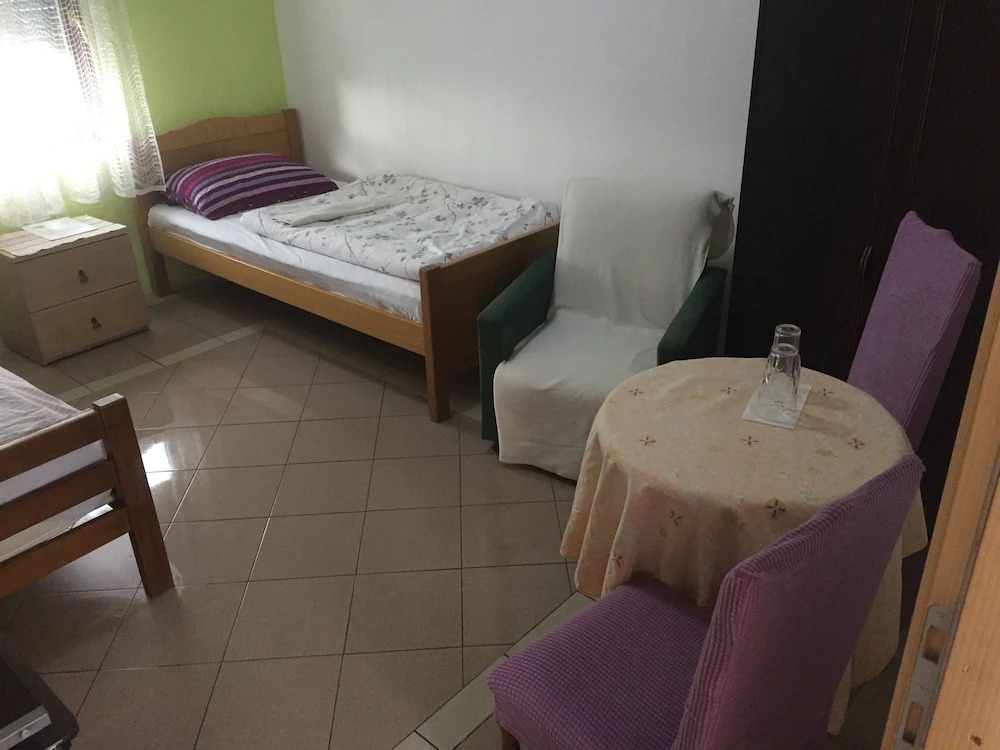 Hostel Lega House