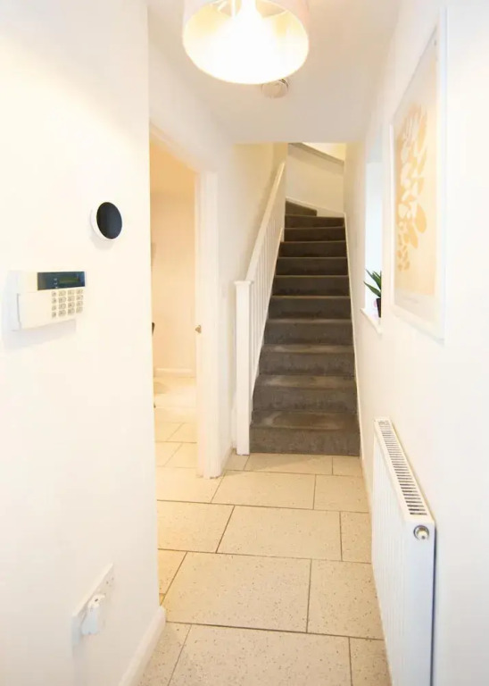 Stylish Town House - Located Close to Derby Centre