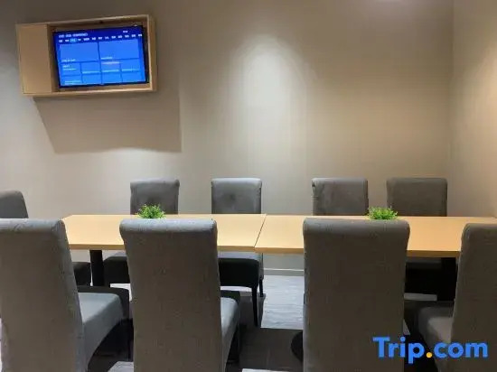Lechao Hotel (Shengda University Zhongyuan Institute of Technology)