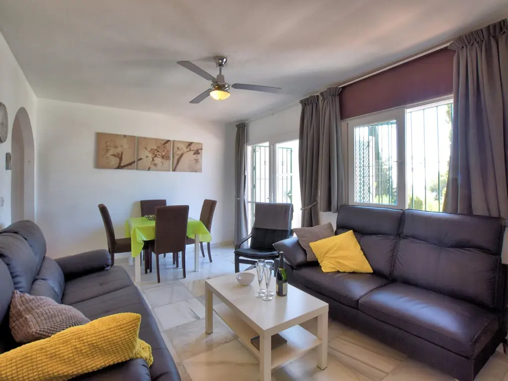 Alluring villa in Benalmádena with private pool