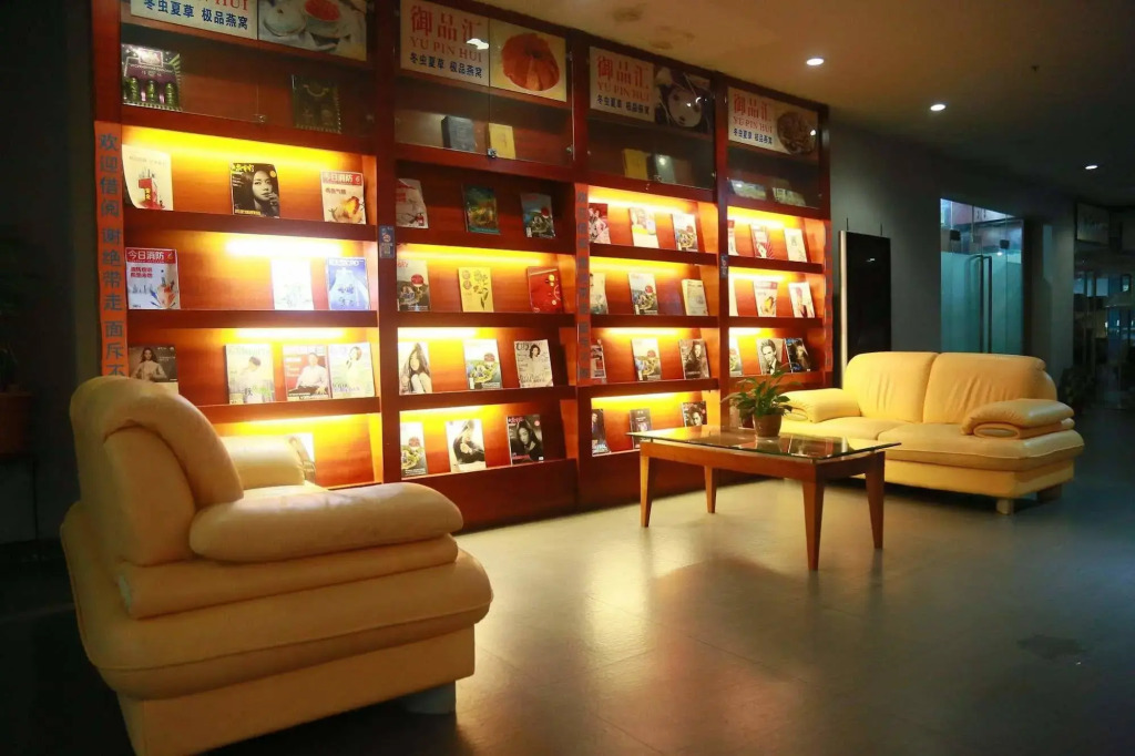 Chicago Suites International Hotel