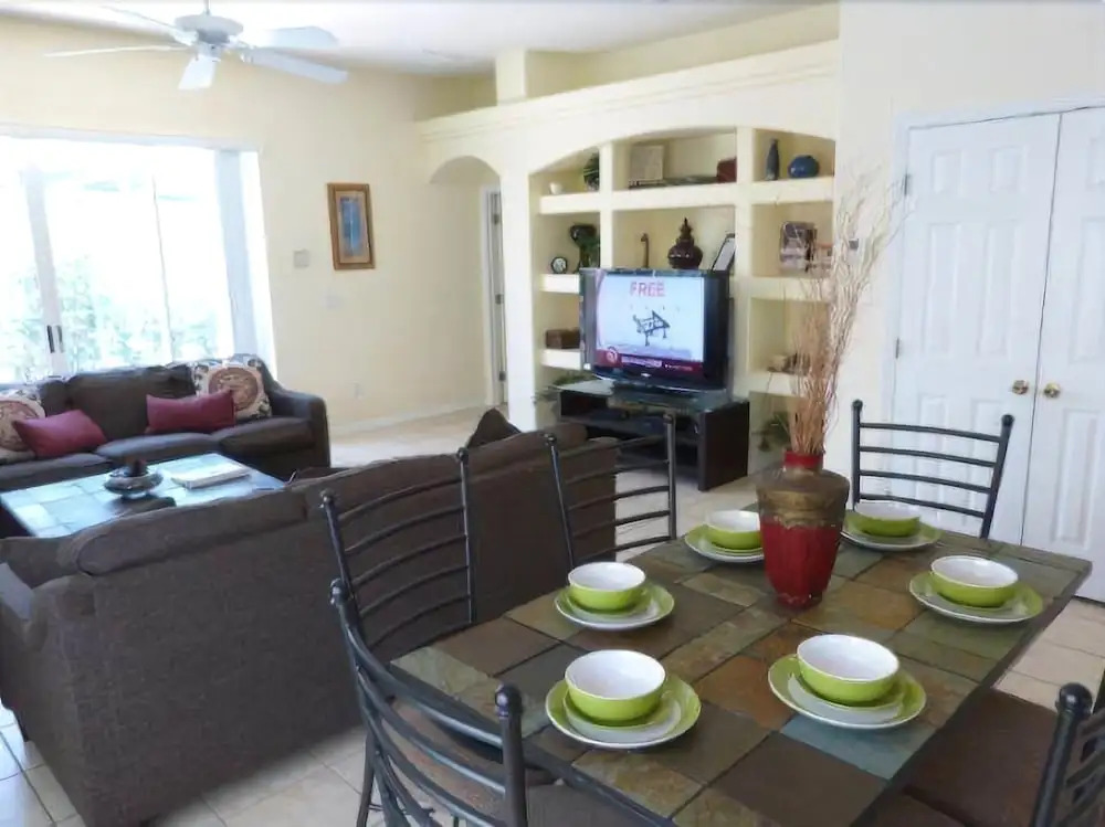 GB636OR- Spacious 6 bedroom pool home at Glenbrook