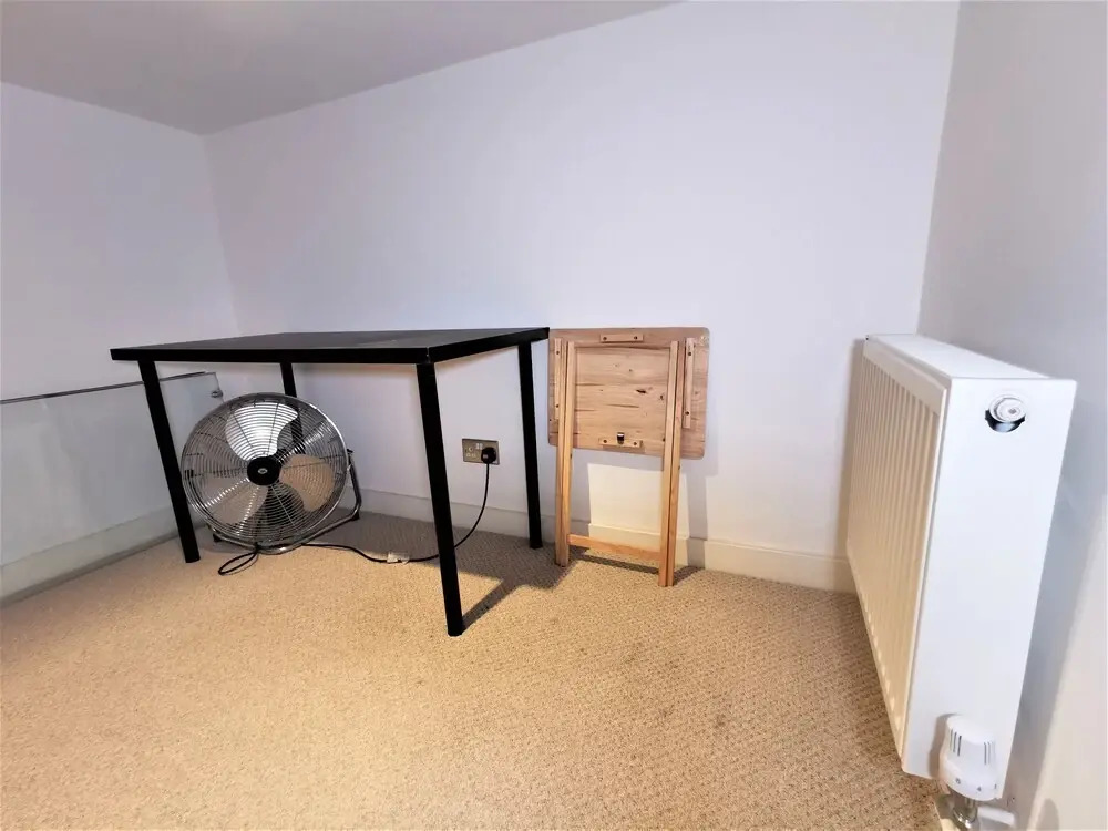 Spacious Double Room with en-suite - 2b