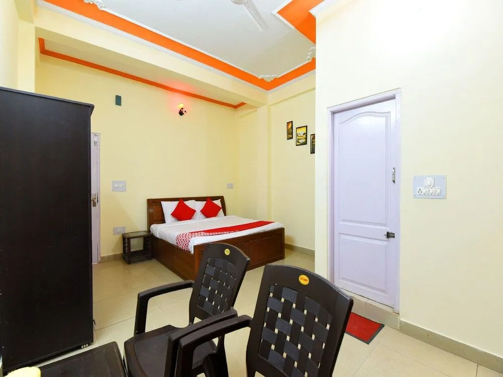 OYO 12826 Hotel Himgiri