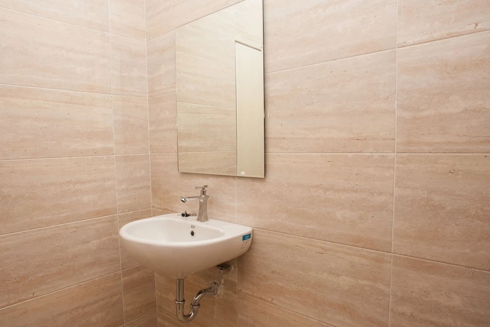 Sentosa Jaya Guest House by OYO Rooms
