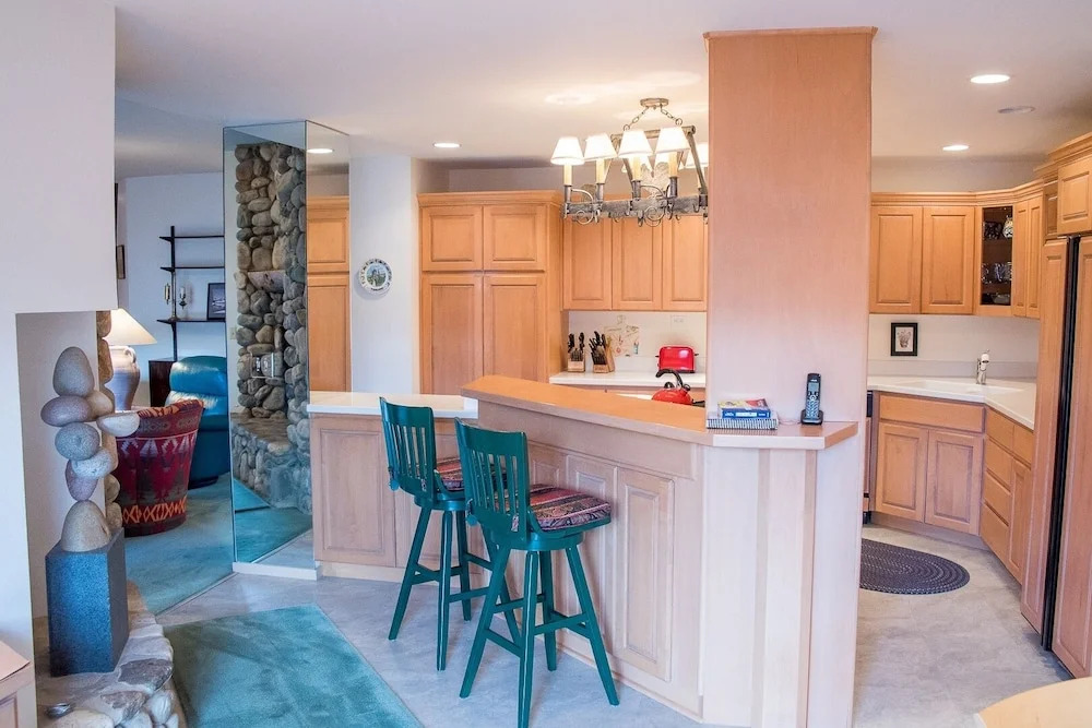 Summit 2807 - 3 Br Condo