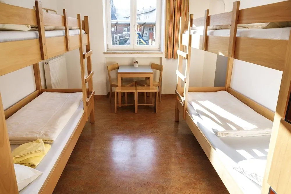 DJH Garmisch- Partenkirchen - Hostel