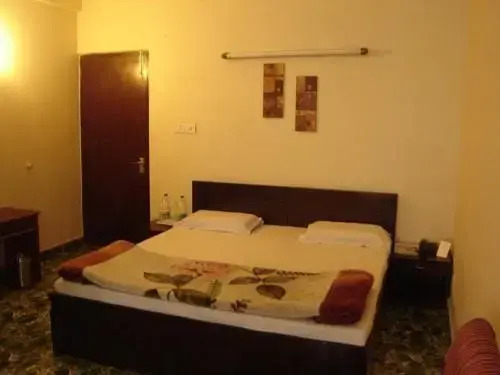 Pamposh Guest House