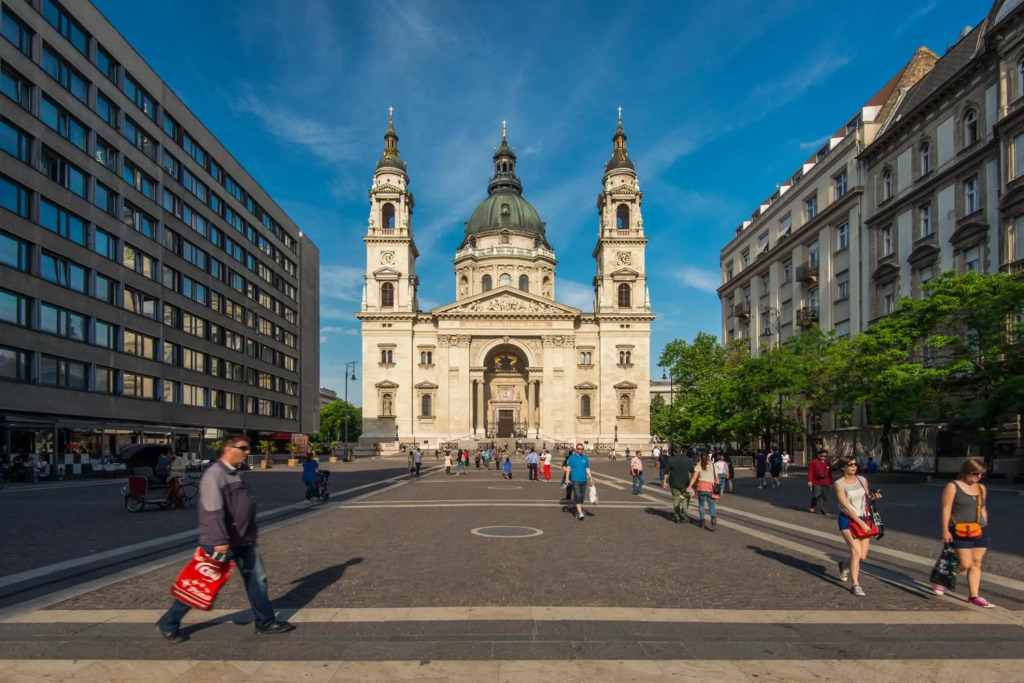 Green Pearl Apartment at St Stephen s Basilica