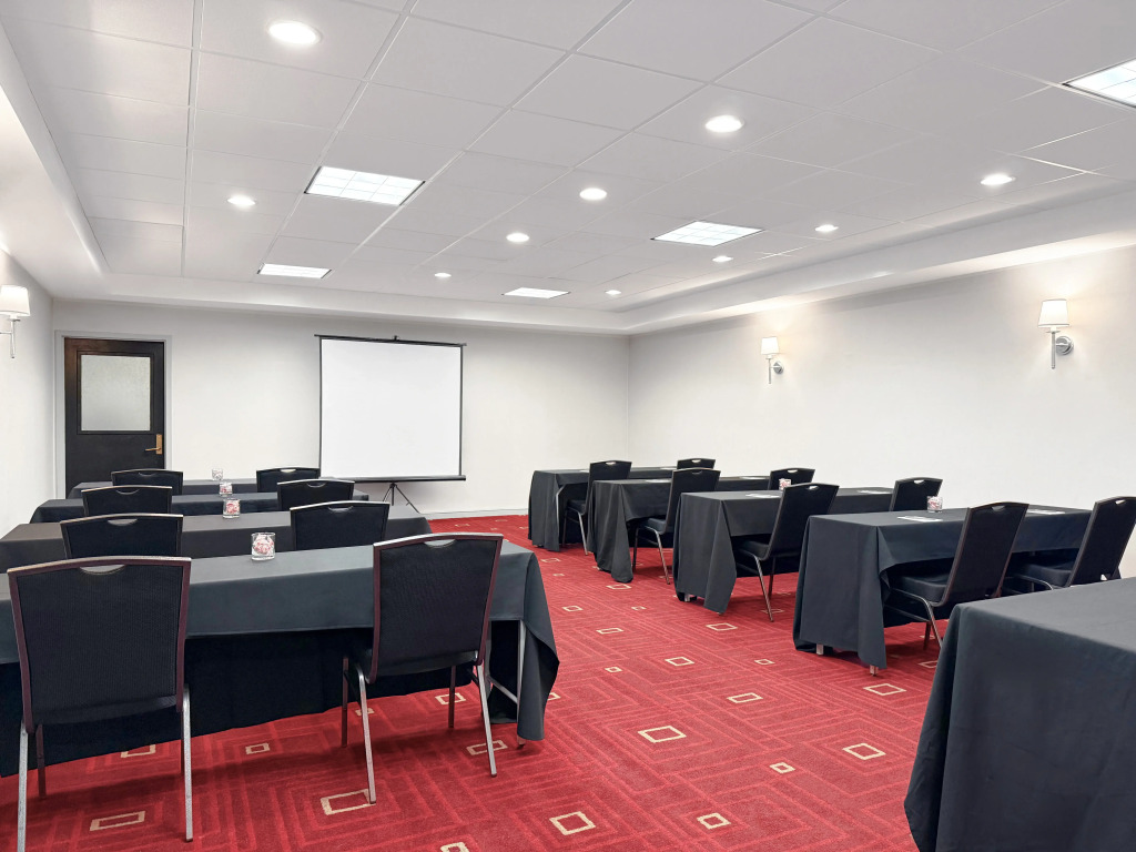 Crowne Plaza Newark Airport by IHG