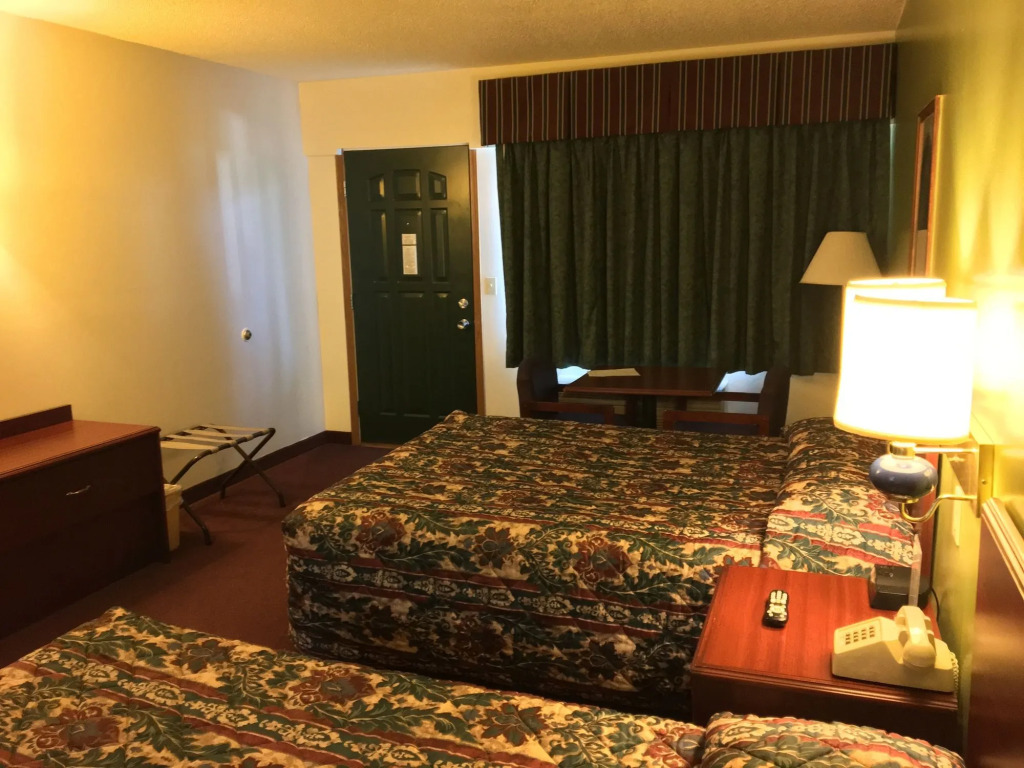 Thunderbird Motor Inn