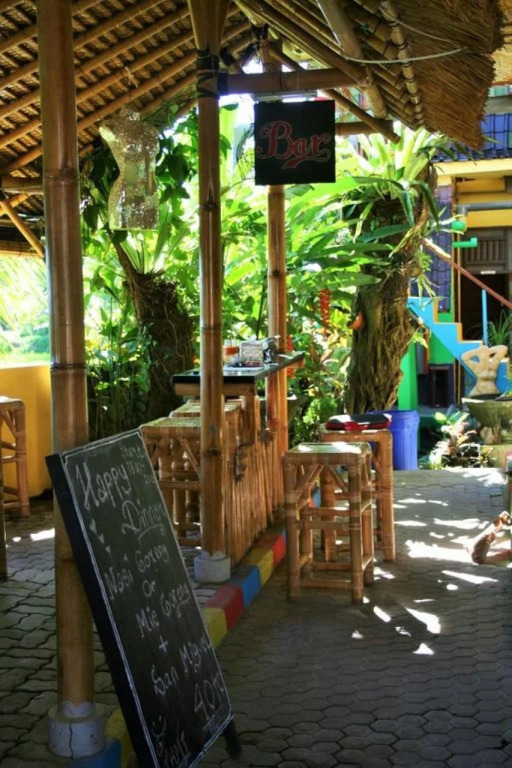The Happy Mango Tree